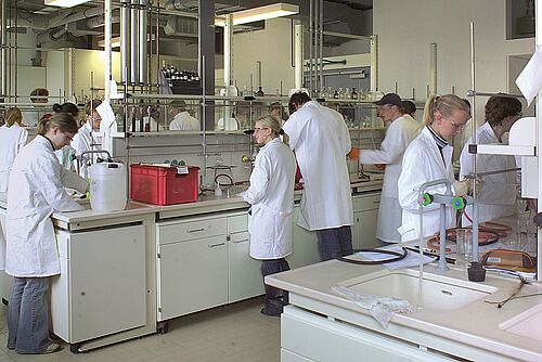 Chemisches Laborpraktikum am Institut für Chemie (Foto: Universität Rostock)